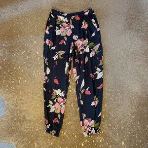 Leith Floral Print Jogger Pants